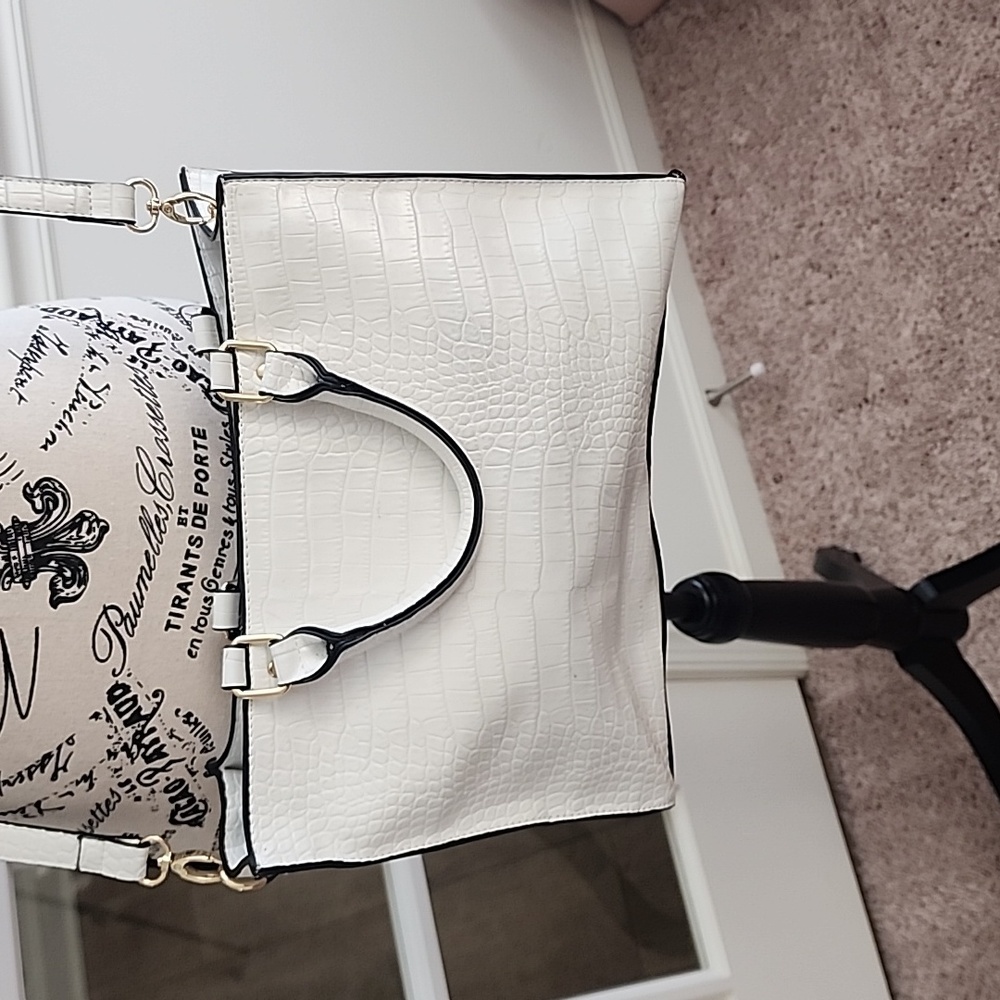 Purse - Picture 3 of 3